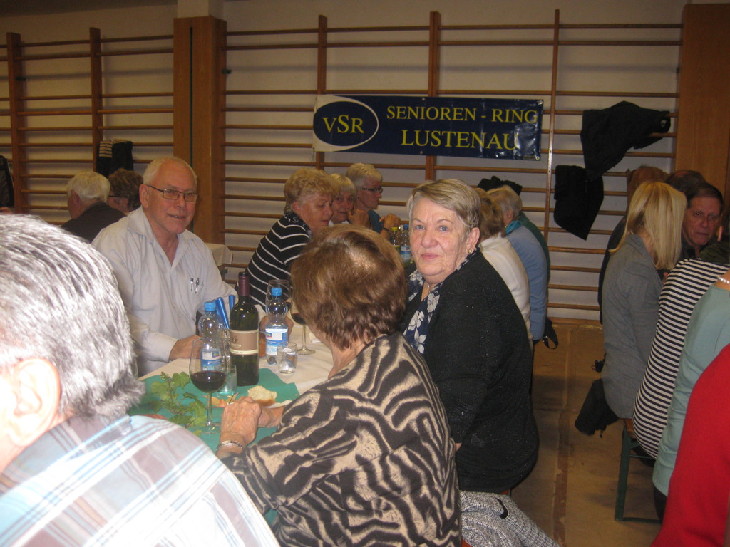 Seniorenring Weinfest in der Radlerhalle  Lustenau 15_11 _14_.JPG