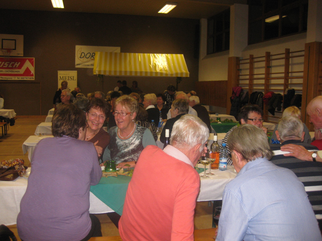 Seniorenring Weinfest in der Radlerhalle  Lustenau 15_11 _34_.JPG