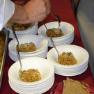 Urkorn-Eintopf mit Bergkäse von der Kriegeralpe, selbstgesammelten heimischen Pilzen und Lecher Wildkräutern 