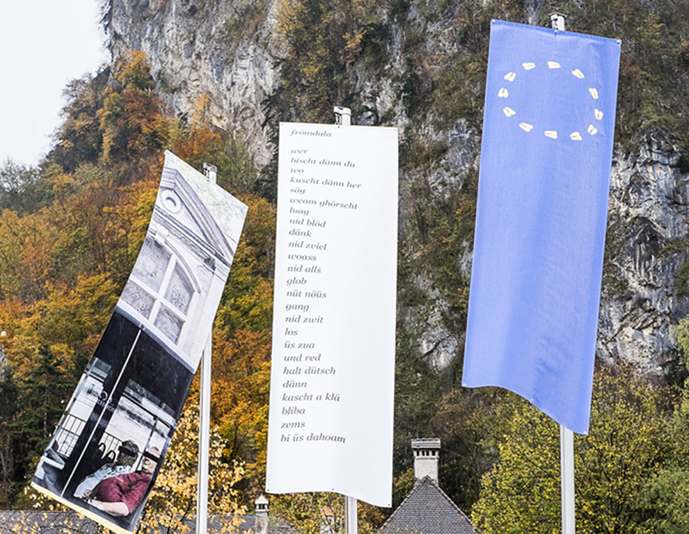 Heimat4b Fahnen.jpg