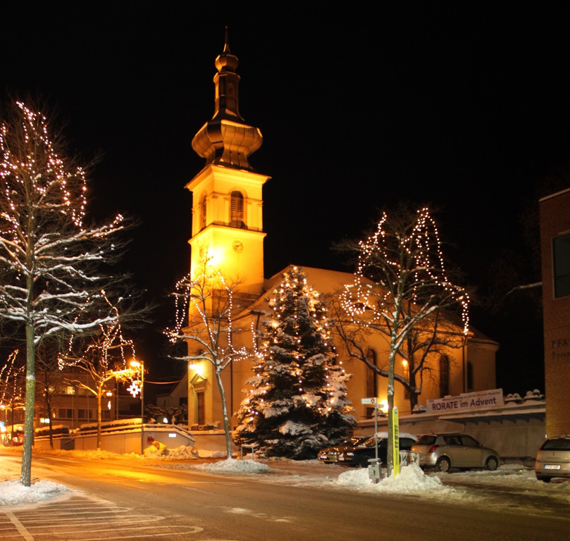 Lochau Adventzauber Kirche.jpg