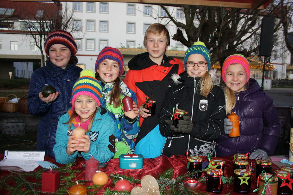 Lochau Adventzauber See Kinder.jpg