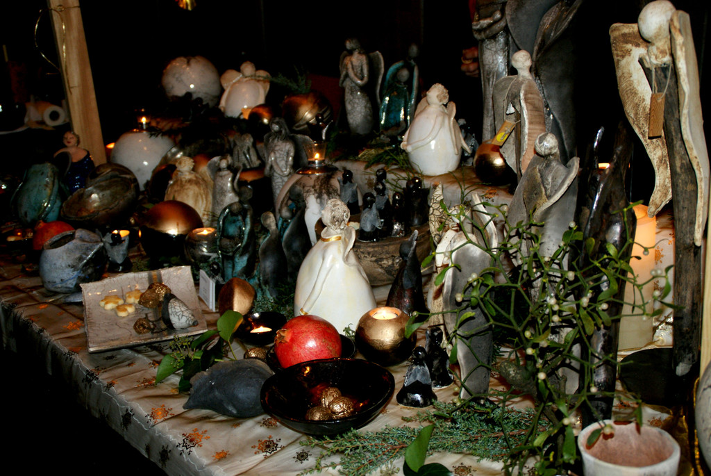 Die Fl__gel der Engel l__uten den Advent ein.JPG