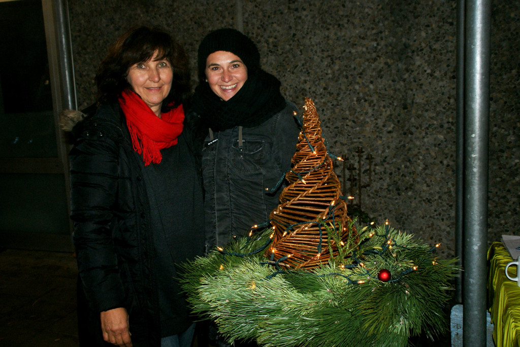 Helene __lz und Iris Habicher von a Mano Lauterach.JPG