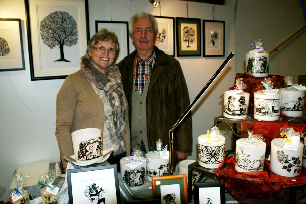 Kunstvolle Scherenschnitte von Hannelore und Friedrich Plattner.JPG