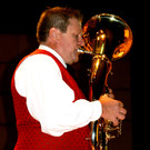 Franz-Josef Ender spielte ein Solo.JPG