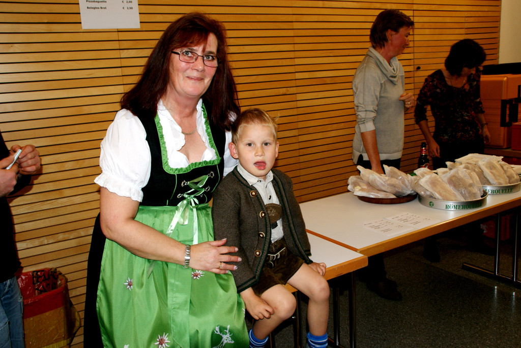Bernadette mit Michael _5_ - ein z__nftiger Nachwuchsmusikant.JPG