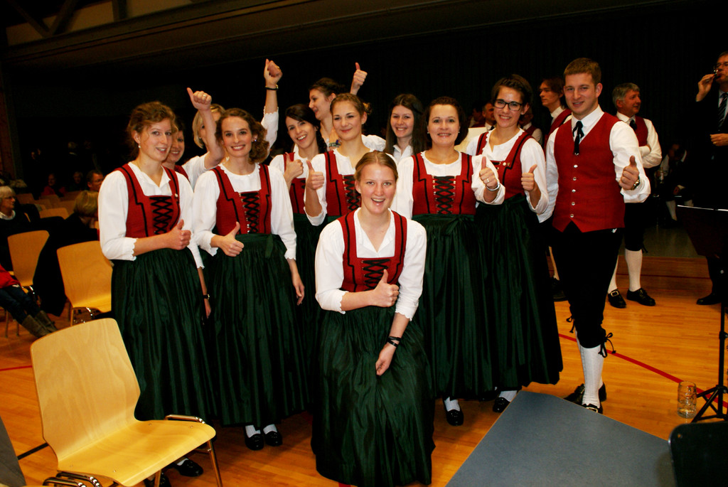 Daumen hoch f__r die neue Tracht.JPG