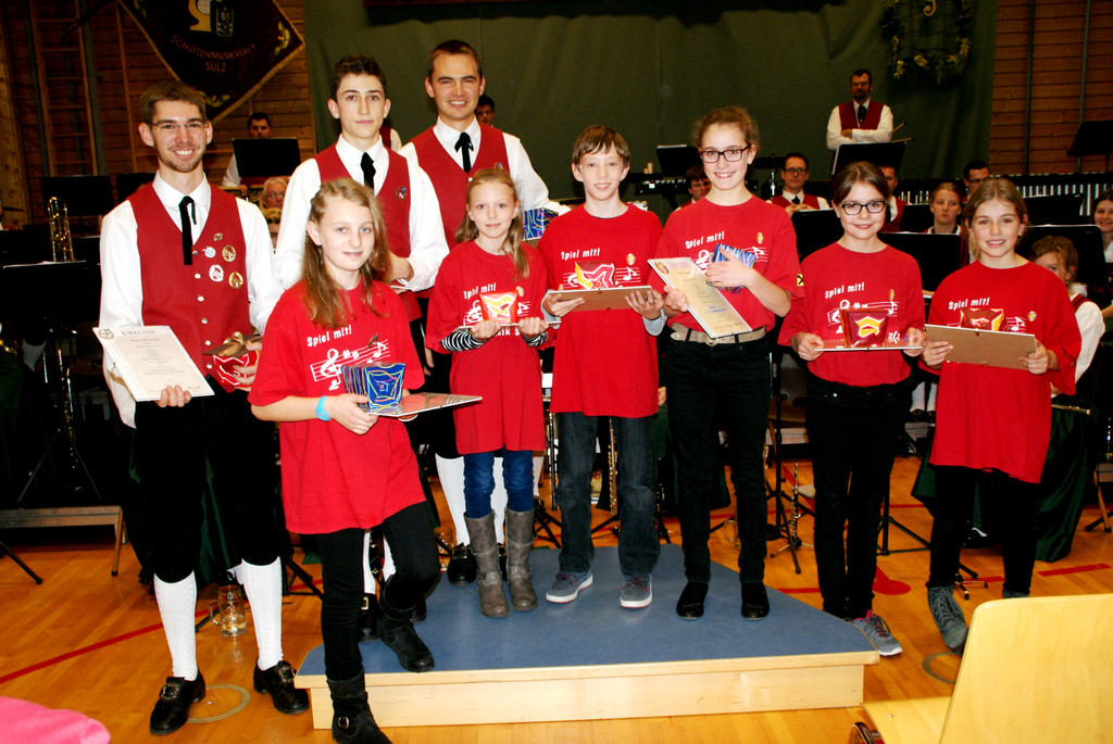Ehrung f__r die JungmusikantInnen.JPG