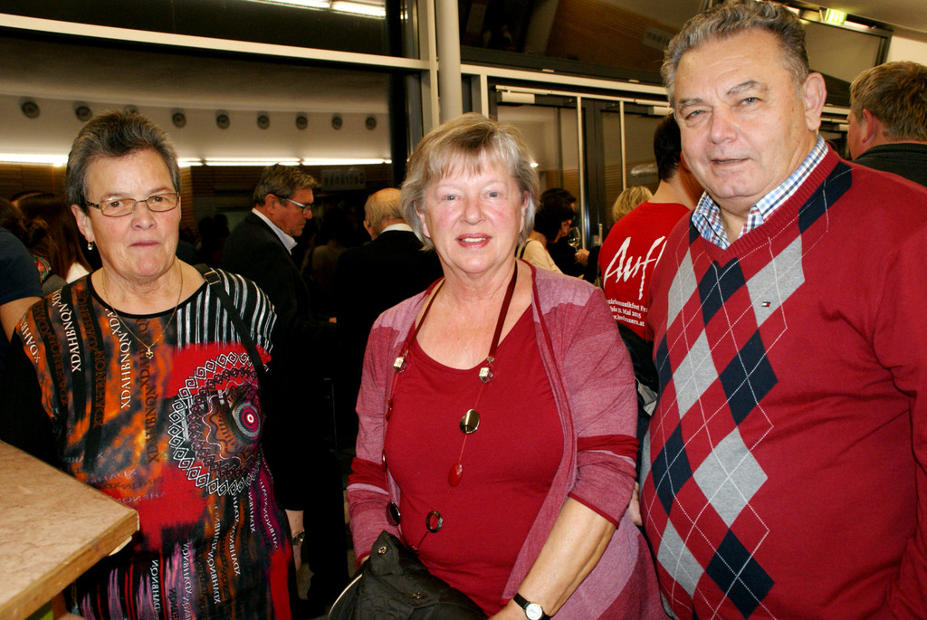 In der Pause ging es auf ein Gl__schen an die Bar.JPG