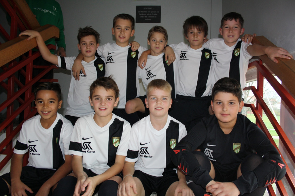 Fu__ball Nachwuchs U 12 Turnier 30-11-2014 _8_.JPG