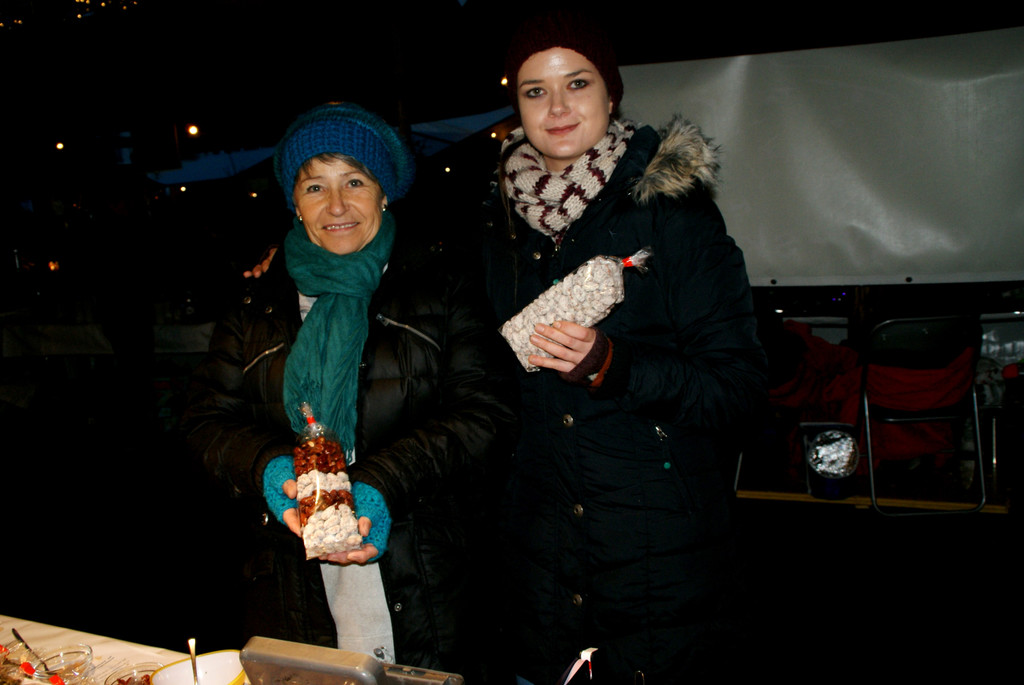 Anneliese und Claudia_ Stand Dolcevita.JPG