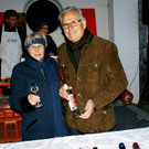 Erika und Heinz Weber mit edlen Tropfen.JPG