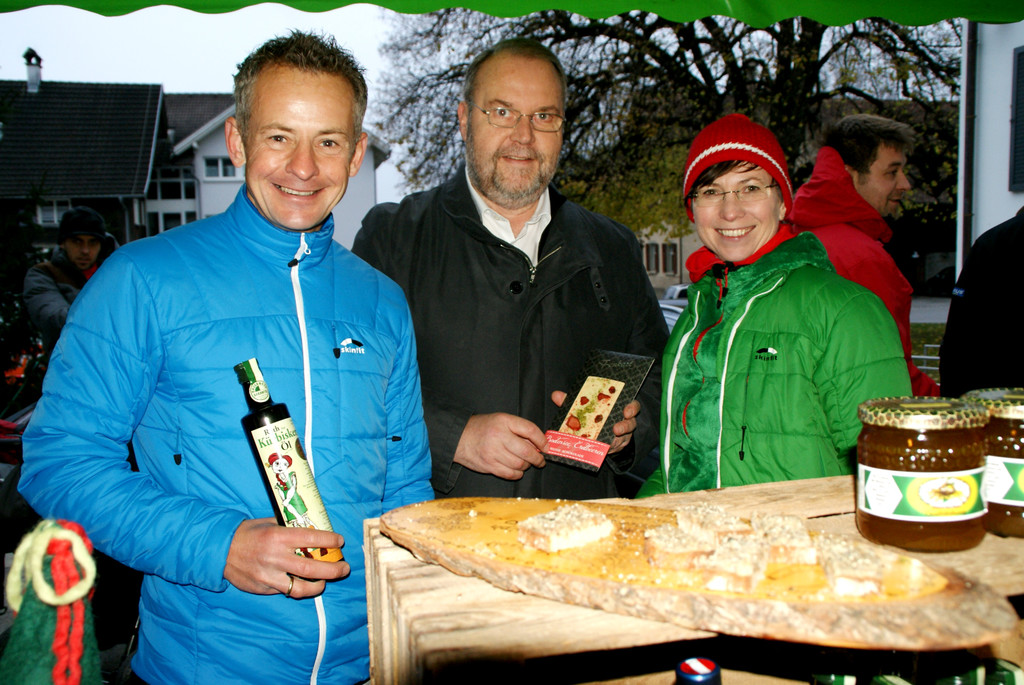 Werner M__ller mit Sonja und Ralph Staudach_ feinste Schokoladen und K__rbiskern__l.JPG