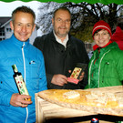 Werner M__ller mit Sonja und Ralph Staudach_ feinste Schokoladen und K__rbiskern__l.JPG