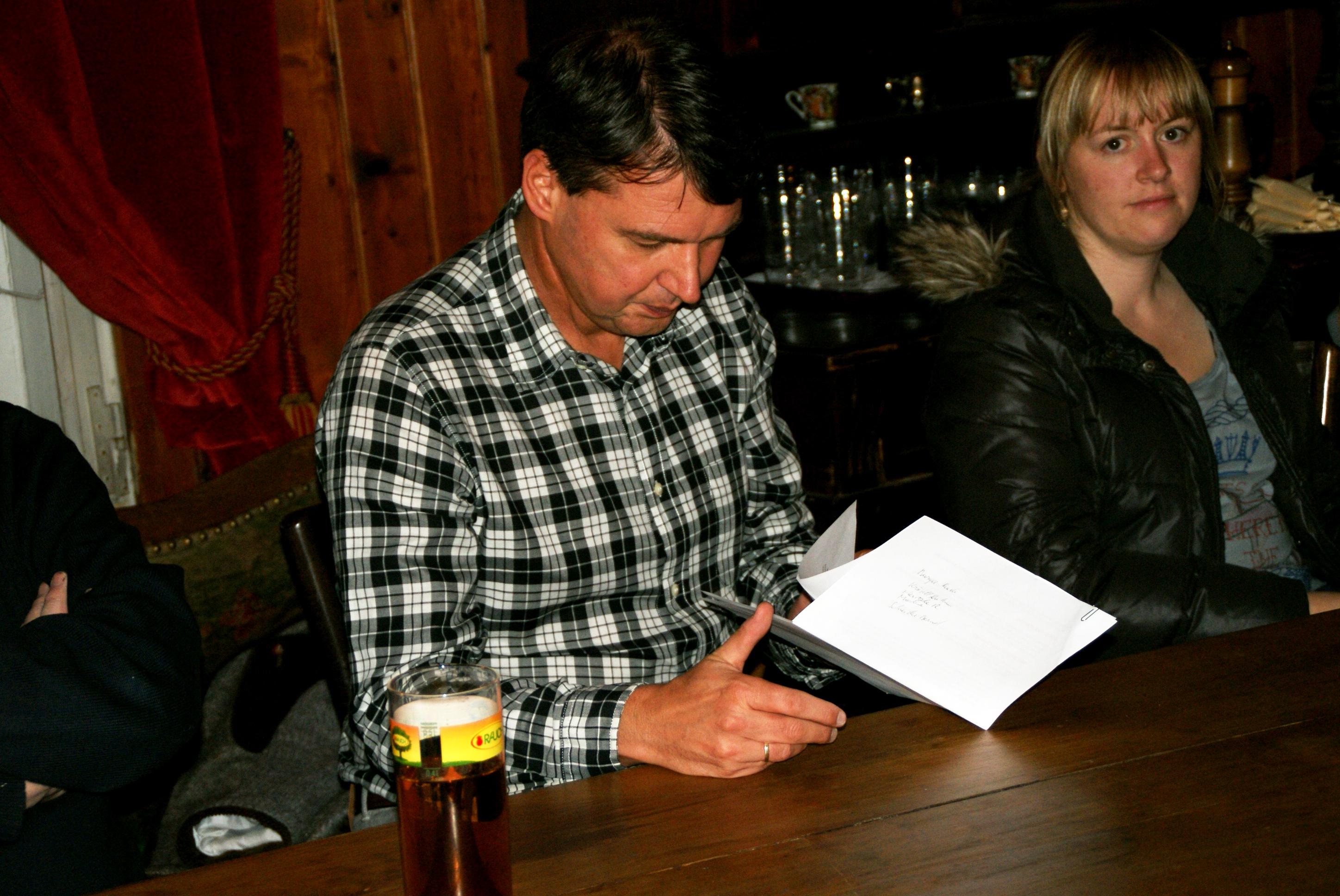 Kurt Fischer will helfen_ Raum f__r Insekten zu schaffen.JPG