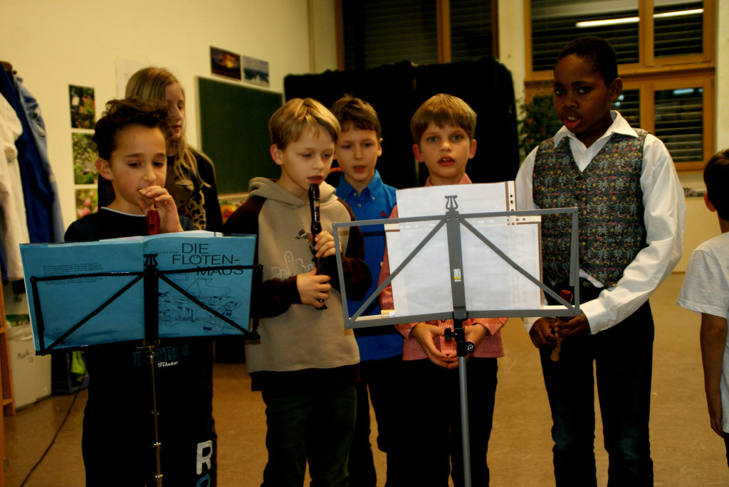 Die Kinder musizierten f__r die G__ste.JPG