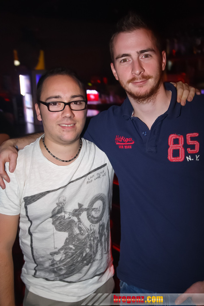 13903371.jpg