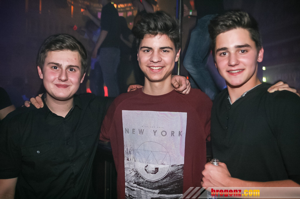 13903805.jpg