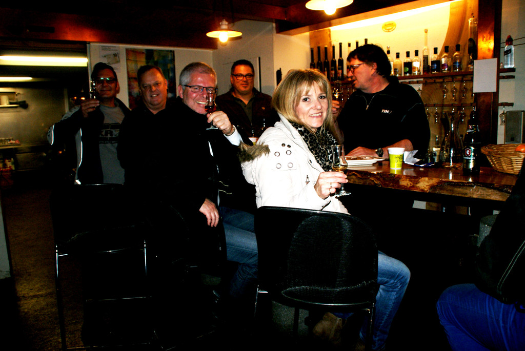 Rumgenuss im Brennkeller.JPG