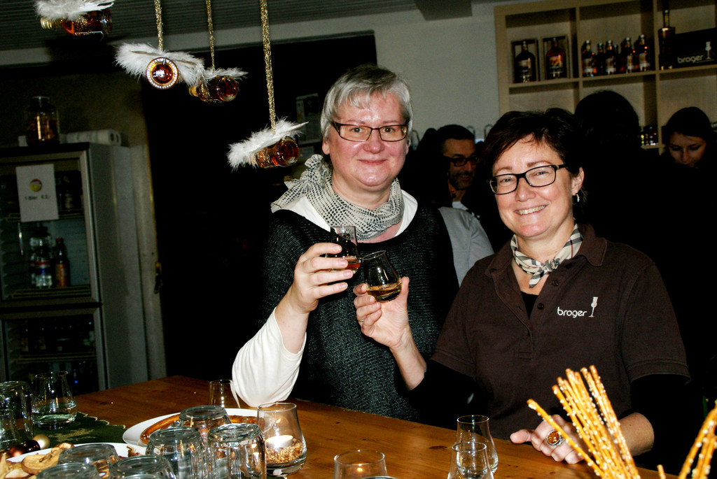 Ursula und Uli - die Frauen im Hintergrund.JPG