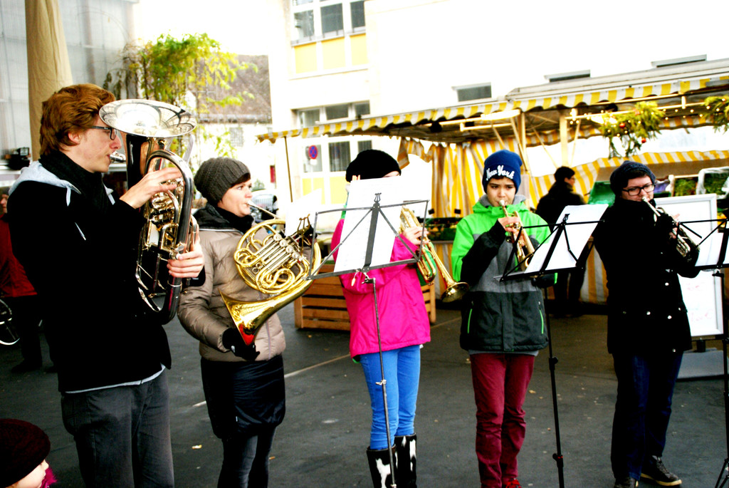 Eine Bl__sergruppe des MV-Lustenau sorgte f__r weihnachtliche Stimmung.JPG