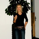 Simone B__sch begr____te die G__ste.JPG