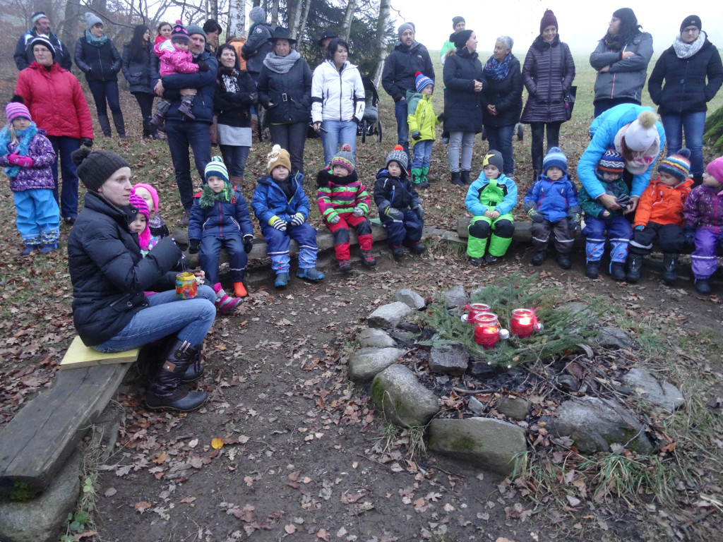 Nikolausfeier im Wald am 4_12 _27_.JPG