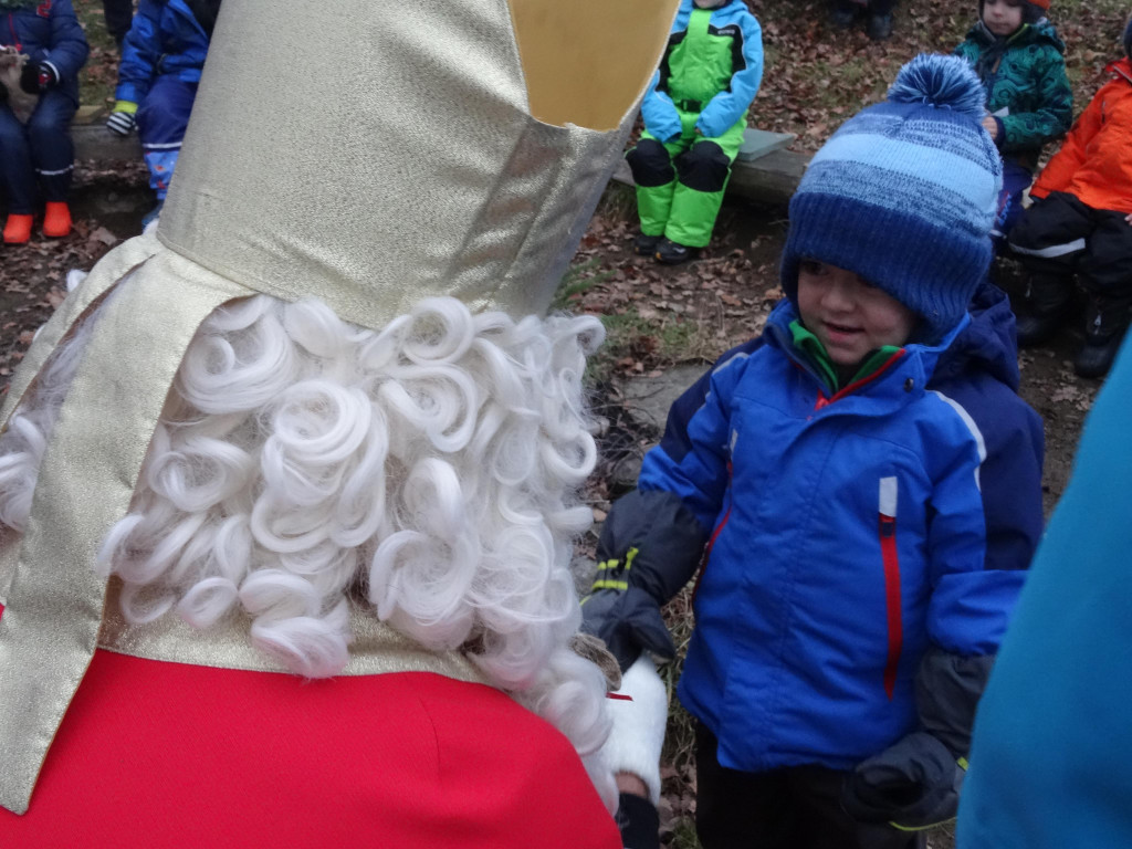 Nikolausfeier im Wald am 4_12 _81_.JPG