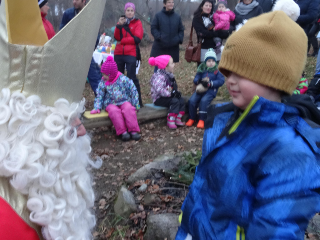 Nikolausfeier im Wald am 4_12 _99_.JPG