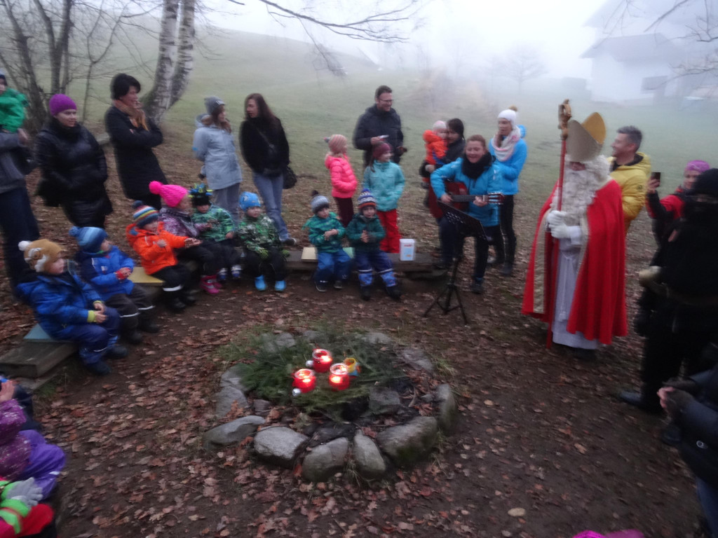 Nikolausfeier im Wald am 4_12 _122_.JPG
