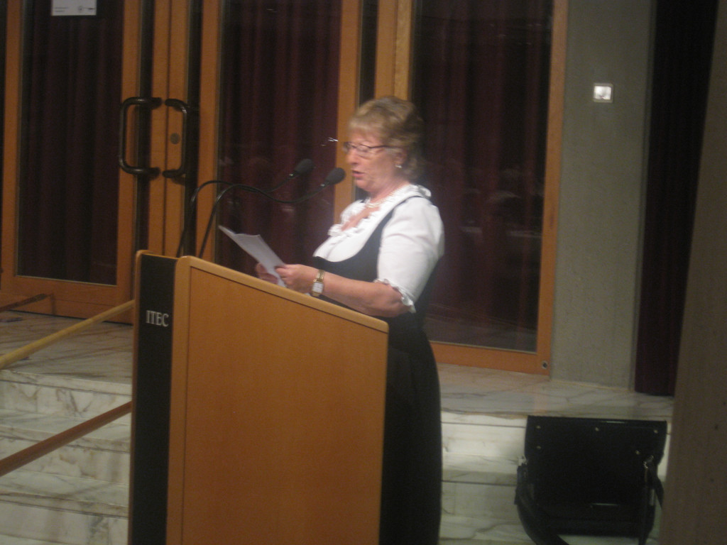 Adventsfeier vom Seniorenring  im Foyer Reichshofsaal 09_12 _18_.JPG