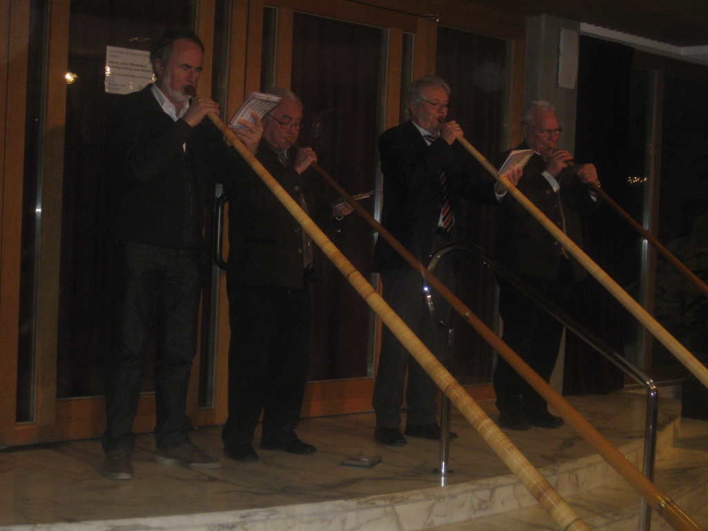 Adventsfeier vom Seniorenring  im Foyer Reichshofsaal 09_12 _20_.JPG