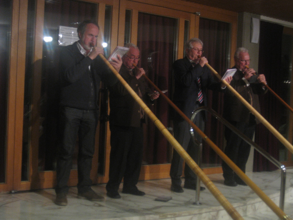 Adventsfeier vom Seniorenring  im Foyer Reichshofsaal 09_12 _20_.JPG