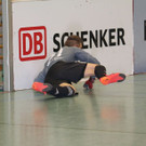 Bande kaputt, Beschling Spieler verletzt