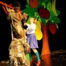 Dorothy trifft die sprechende Vogelscheuche.JPG