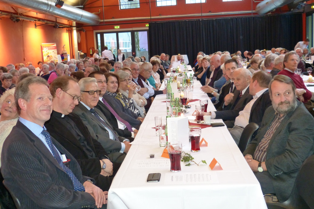 Ehreng__ste bei der Adventfeier.jpg