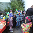 Auftritt des Pfarrkindergartens Hl. Kreuz beim Adventmärktle im Franziskanerkloster
