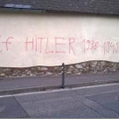 Vandalismus in NÖ: Graffitisprayer haben Hakenkreuz an Hauswand gesprüht