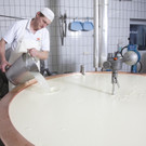 04 Sennerei Schnepfau Lab mit Wasser.jpg