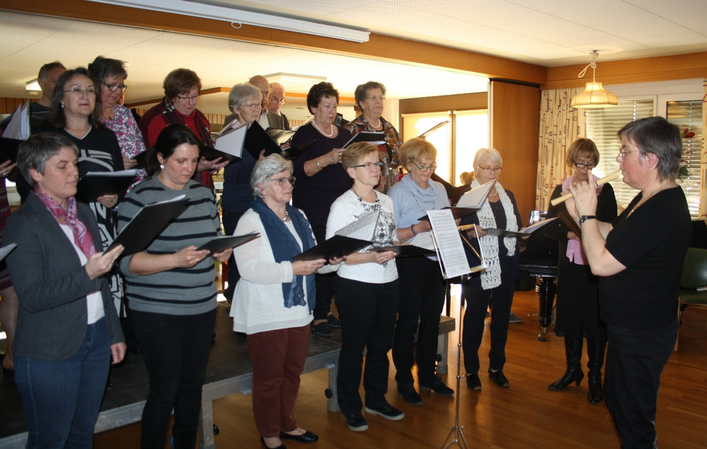 Jesuheim WEIHNACHTSFEIER Fotos 23-12-2014 _16_.JPG