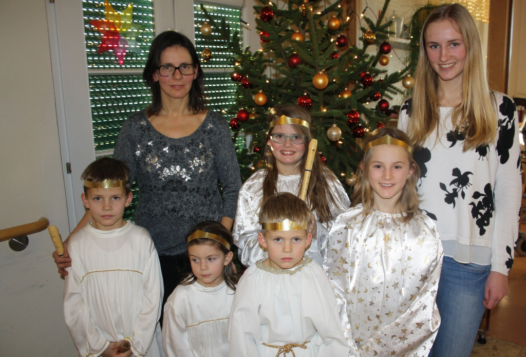 Jesuheim WEIHNACHTSFEIER Fotos 23-12-2014 _7_.JPG