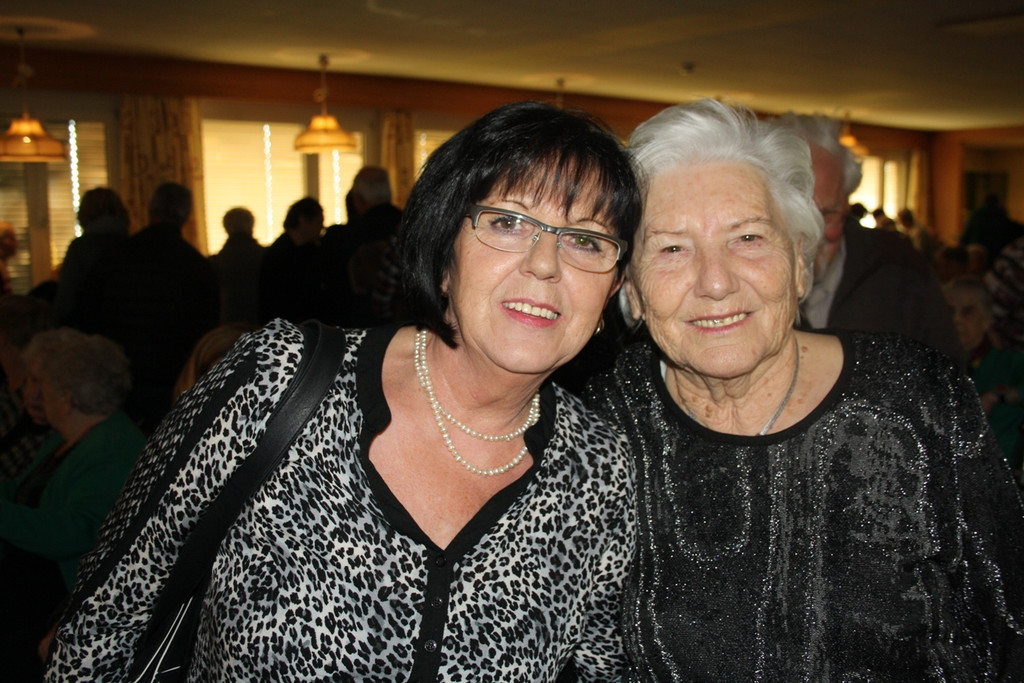 Jesuheim WEIHNACHTSFEIER Fotos 23-12-2014 _31_.JPG