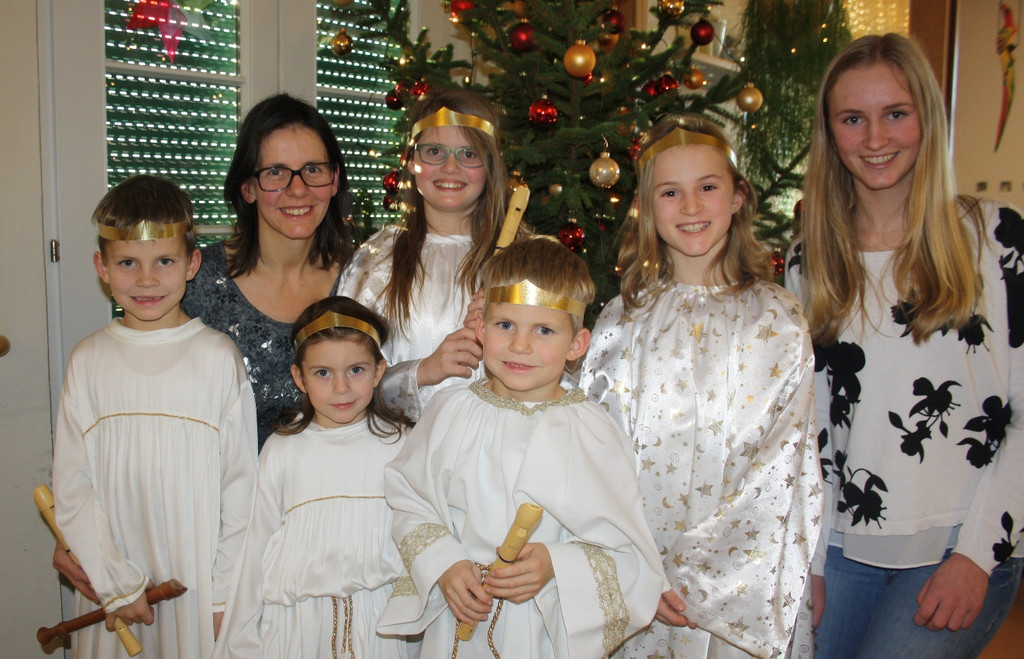 Jesuheim WEIHNACHTSFEIER Fotos 23-12-2014 _8_.JPG