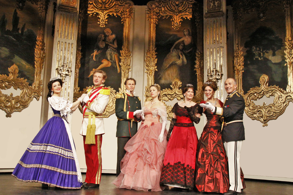 Sissi_Ensemble_Print-1.jpg