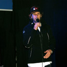 Roman Z__hrer pr__sentiert seine Jungk__nstler.JPG