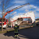 Zelt auf Baum in Grafenwörth geweht