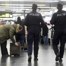 Terror: Polizei am Flughafen