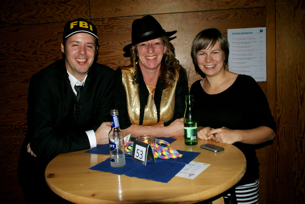 Armin_ Carmen und Julia verbrachten einen vergn__gten Abend.JPG