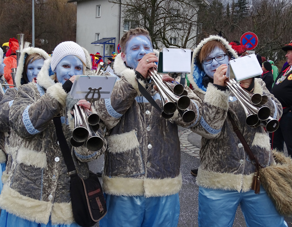 Umzug11 Kehlegg Schalmeien.jpg